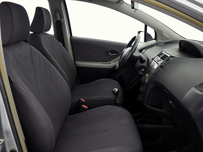 Toyota Yaris Linea Sol Facelift A-C 1.3 73kW Tallina - foto 6