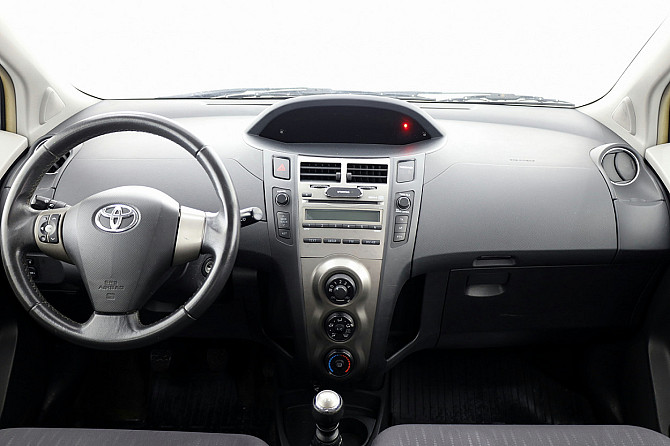Toyota Yaris Linea Sol Facelift A-C 1.3 73kW Tallina - foto 5