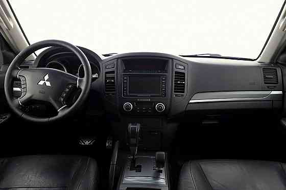 Mitsubishi Pajero Luxury ATM 3.2 DI-D 125kW Tallina