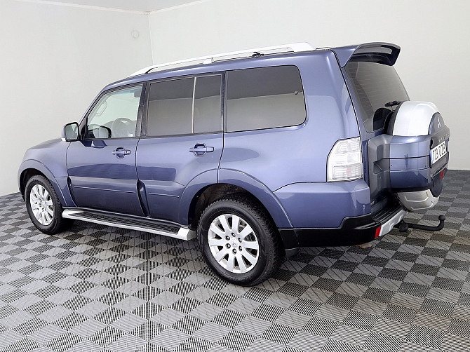 Mitsubishi Pajero Luxury ATM 3.2 DI-D 125kW Tallina - foto 4