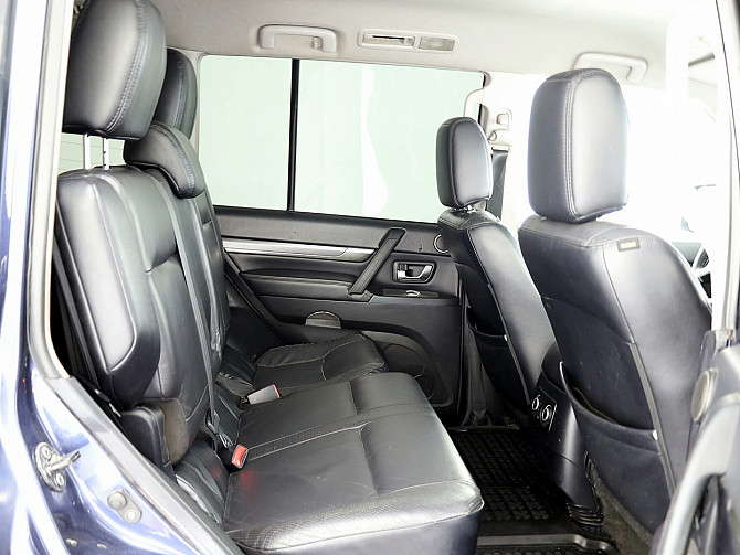 Mitsubishi Pajero Luxury ATM 3.2 DI-D 125kW Tallina - foto 7