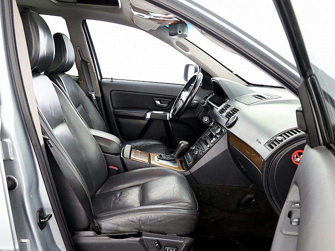 Volvo XC90 Summum Facelift ATM 2.4 D5 136kW Tallina - foto 6