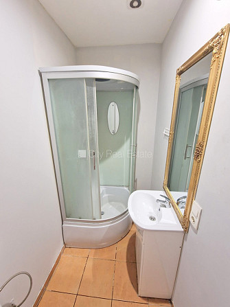 Pagalma ēka, renovēta māja, slēgts pagalms, ieeja no ielas un pagalma, kāpņu telpa pēc Rīga - foto 13