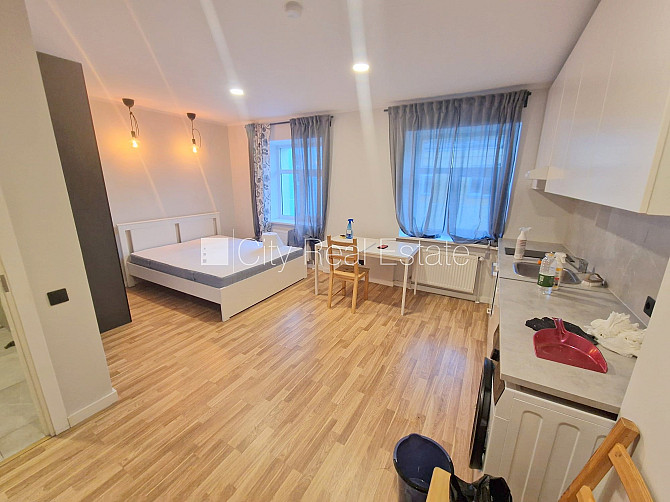 Pagalma māja, renovēta māja, slēgts pagalms, ieeja no ielas un pagalma, kāpņu telpa pēc Rīga - foto 3