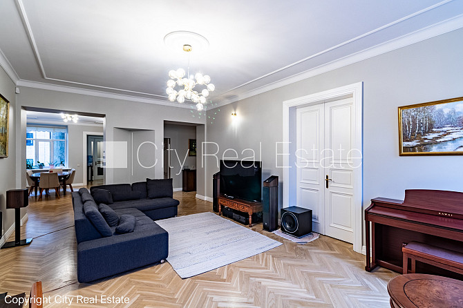 Renovēta māja, logi vērsti mājas abās pusēs, guļamistabu skaits 3 gab., istabas izolētas 3 Rīga - foto 5