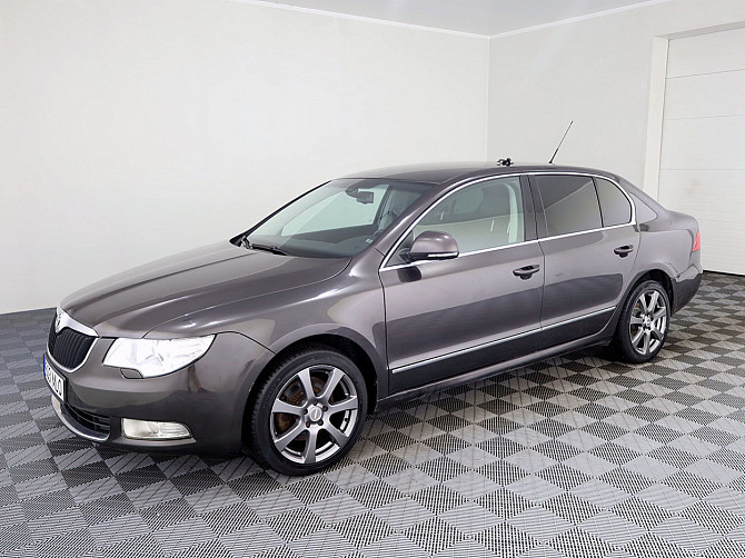 Skoda Superb Highline ATM 2.0 TDI 103kW Tallina - foto 2