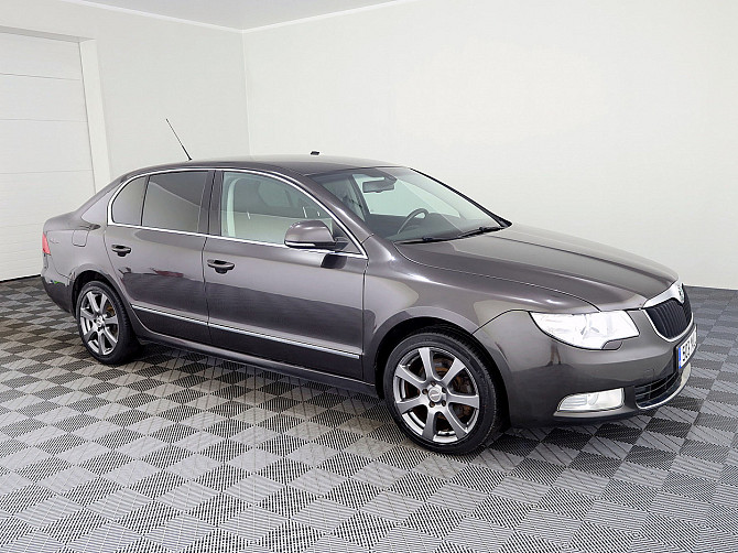 Skoda Superb Highline ATM 2.0 TDI 103kW Tallina - foto 1