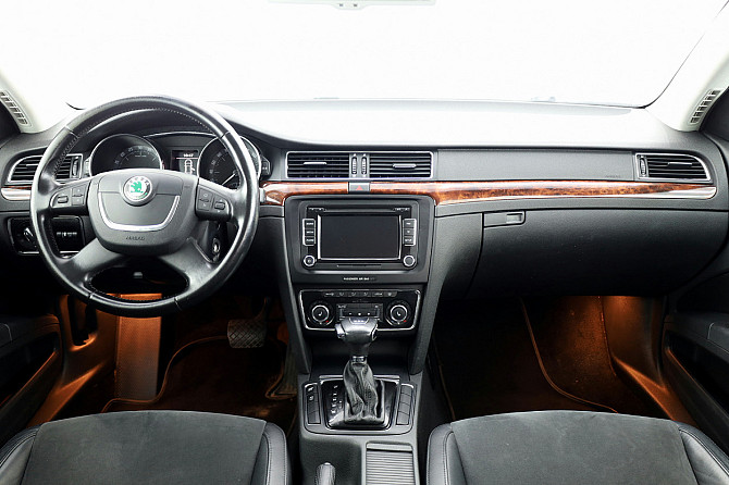 Skoda Superb Highline ATM 2.0 TDI 103kW Tallina - foto 5