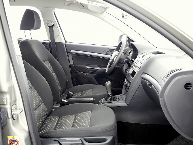 Skoda Octavia Comfortline Facelift 1.2 77kW Tallina - foto 6