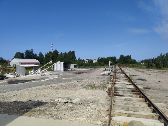 Teritorija ar cieto segumu, 3 sliežu ievadiem un palīgceltnēm. Iespējams nomāt arī lielāku Rīgas rajons - foto 10
