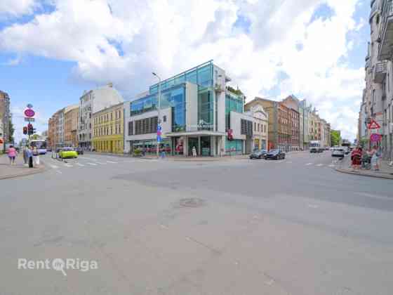 Продажа коммерческого помещения в центре Риги  на пересечении улиц Александра Рига