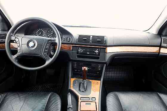 BMW 523 Executive ATM 2.5 125kW Tallina