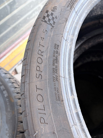 Michelin Pilot Sport продам комплект резины на джип разноразмерные Rīga - foto 1