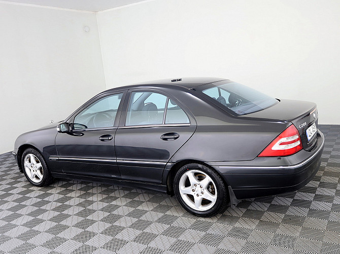 Mercedes-Benz C 200 Avantgarde ATM 1.8 120kW Таллин - изображение 4