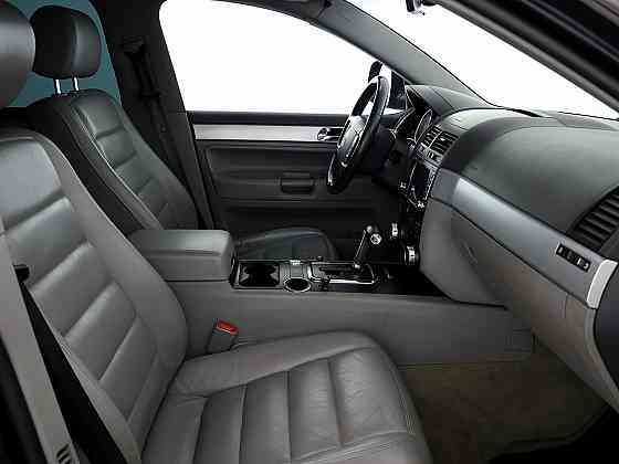 Volkswagen Touareg Highline Facelift ATM 2.5 TDI 128kW Таллин