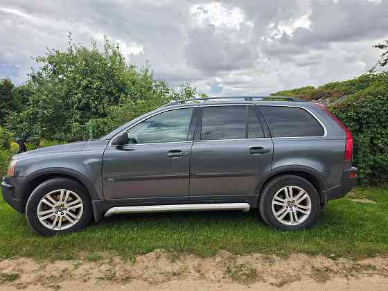 Pārdodu volvo xc90 Tehniskā apskate beigsies 07.09.2026 Tika nomainita nesen siksnas un eļļa.... Елгава