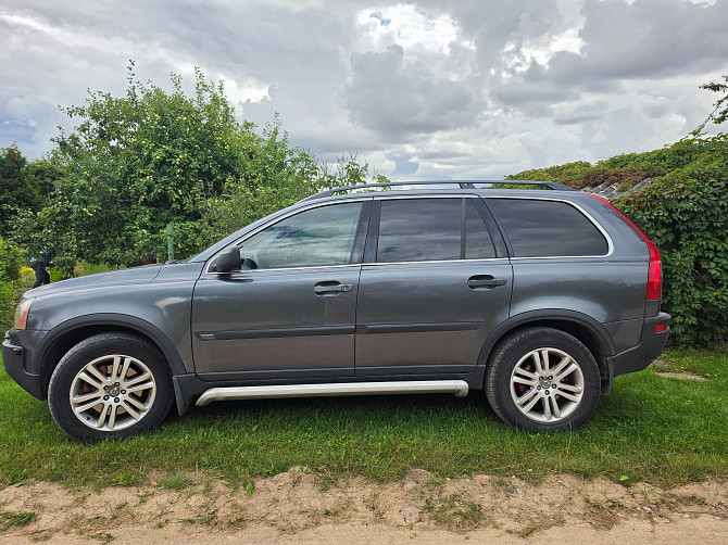 Pārdodu volvo xc90 Tehniskā apskate beigsies 07.09.2026 Tika nomainita nesen siksnas un eļļa.... Jelgava - foto 5