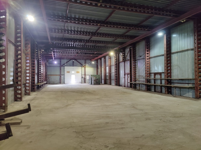 Noliktavas vai ražošanas telpa ar biroju blakus.  Tiek iznomāts sendviču paneļu angārs ar Rīga - foto 4