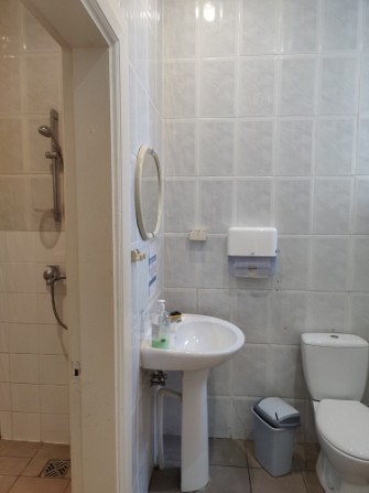 Kompakta izmēra birojs labā lokācijā.  Birojs sastāv no divām telpām, kuras nav izolētas + Rīga - foto 5