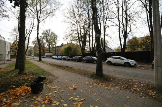 Kompakta izmēra birojs labā lokācijā.  Birojs sastāv no divām telpām, kuras nav izolētas + Rīga - foto 7
