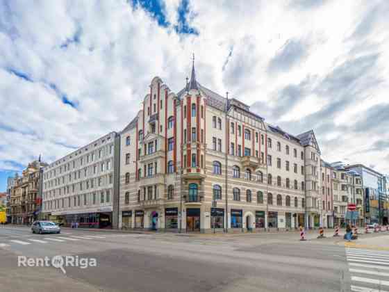 Iznomā daudzfunkcionālas komerctelpas Rīgas centrā  86,4 m  Piedāvājam nomai plašas un funkcionālas  Rīga