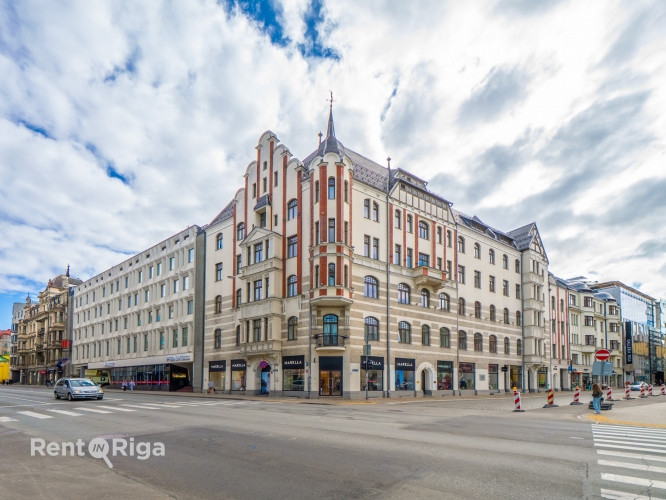 Iznomā daudzfunkcionālas komerctelpas Rīgas centrā  86,4 m  Piedāvājam nomai plašas un Rīga - foto 2