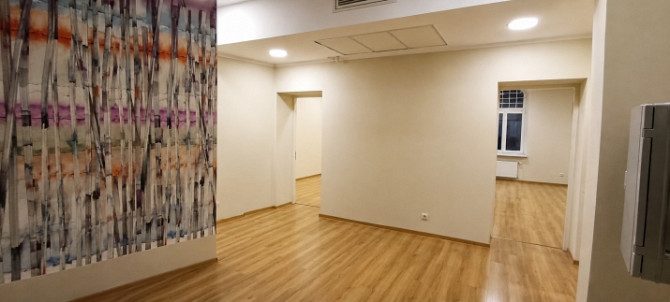 Iznomā daudzfunkcionālas komerctelpas Rīgas centrā  86,4 m  Piedāvājam nomai plašas un Rīga - foto 7