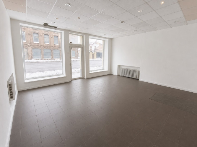 Iznomā daudzfunkcionālas komerctelpas Rīgas centrā  94,7 m.  Piedāvājam nomai plašas un Rīga - foto 2