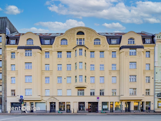 Iznomā daudzfunkcionālas komerctelpas Rīgas centrā  94,7 m.  Piedāvājam nomai plašas un Rīga - foto 1