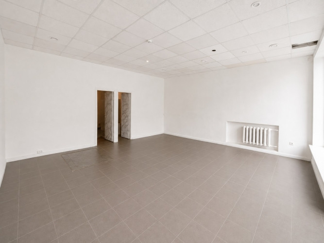 Iznomā daudzfunkcionālas komerctelpas Rīgas centrā  94,7 m.  Piedāvājam nomai plašas un Rīga - foto 4