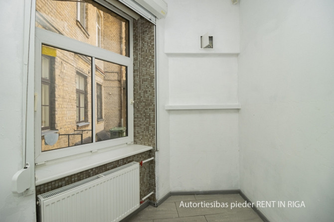 Iznomā daudzfunkcionālas komerctelpas Rīgas centrā  78,6 m.  Piedāvājam nomai reprezentablas Rīga - foto 6