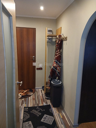 Ieeja no ielas, logi vērsti uz pagalma pusi, centrālā apkure, jauna santehnika, sanitārais Rīga - foto 11