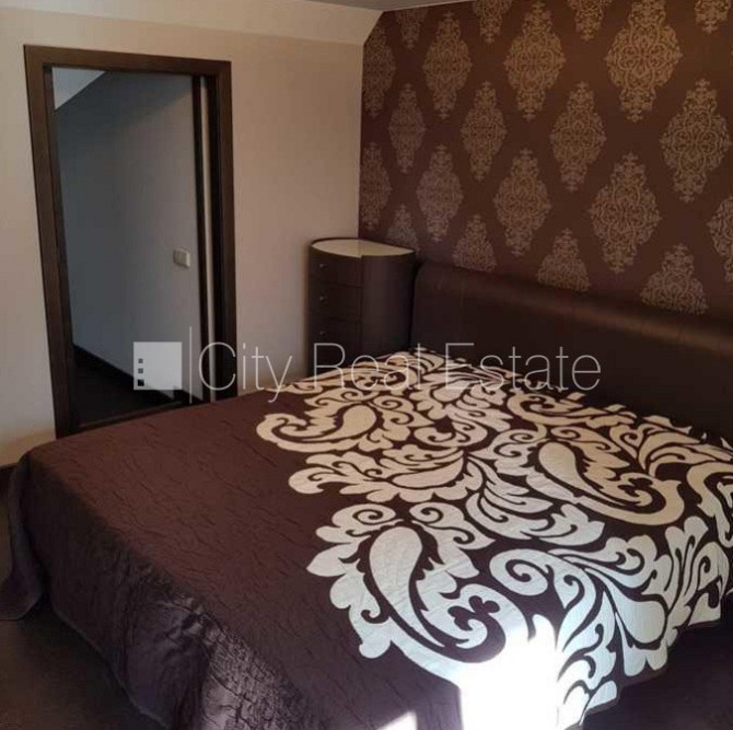 Fasādes māja, renovēta māja, terase, logi vērsti uz pagalma pusi, istabas izolētas 2 gab., Rīga - foto 8