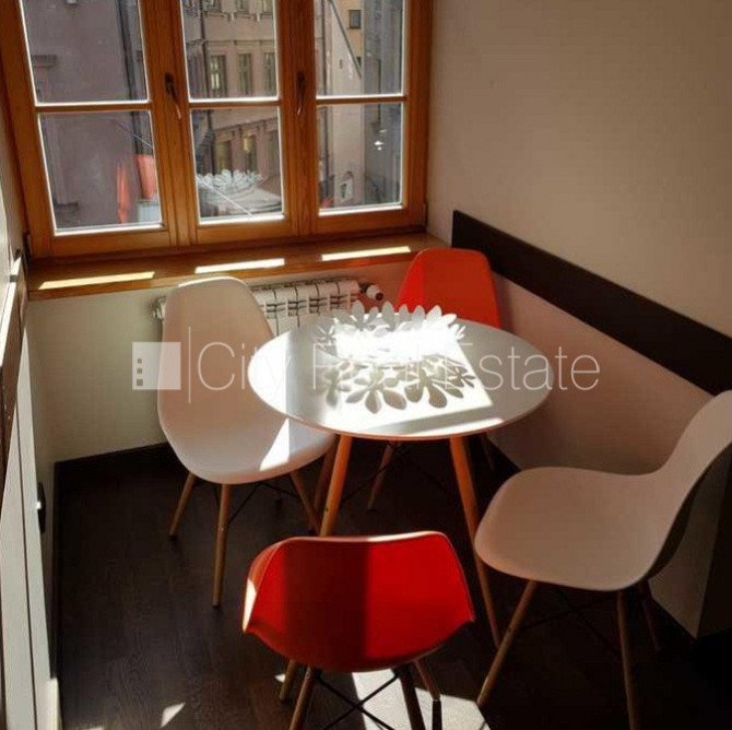 Fasādes māja, renovēta māja, terase, logi vērsti uz pagalma pusi, istabas izolētas 2 gab., Rīga - foto 6