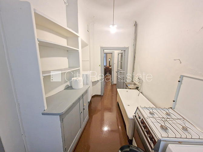 Zeme īpašumā, fasādes māja, slēgts pagalms, ieeja no ielas un pagalma, beletāža, kāpņu Rīga - foto 14