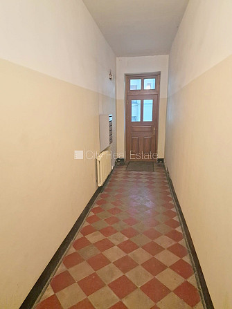 Zeme īpašumā, fasādes māja, slēgts pagalms, ieeja no ielas un pagalma, beletāža, kāpņu Rīga - foto 16