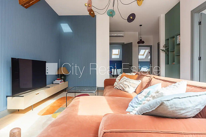 Renovēta māja, luksuss apartamenti  82 m2, ir lifts, kāpņu telpa pēc kapitālā remonta, logi Rīga - foto 3