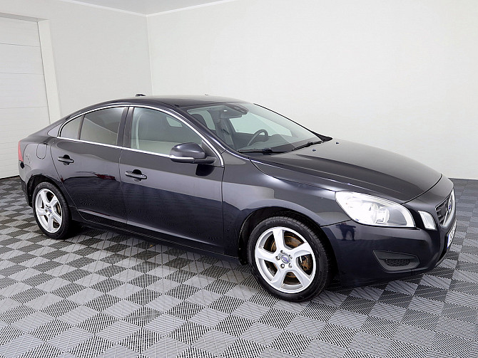 Volvo S60 Momentum 2.0 D5 120kW Tallina - foto 1