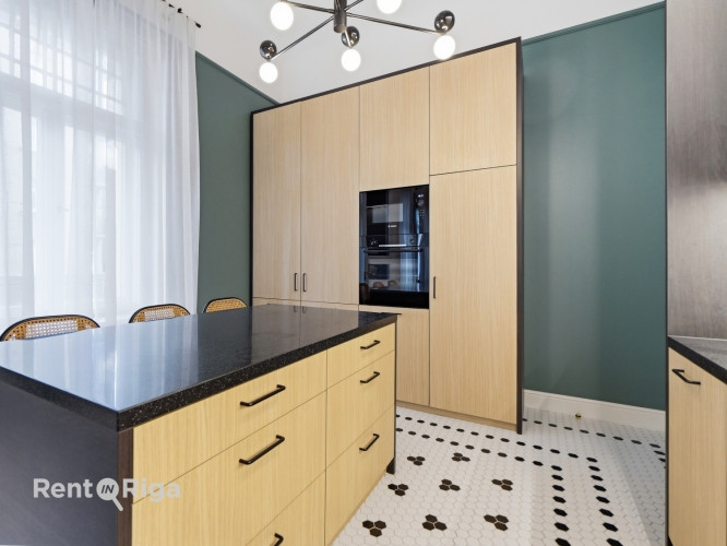 Izīrē unikālu 300 m divstāvu premium klases rezidenci prestižā, pilnībā renovētā Rīgas Rīga - foto 9