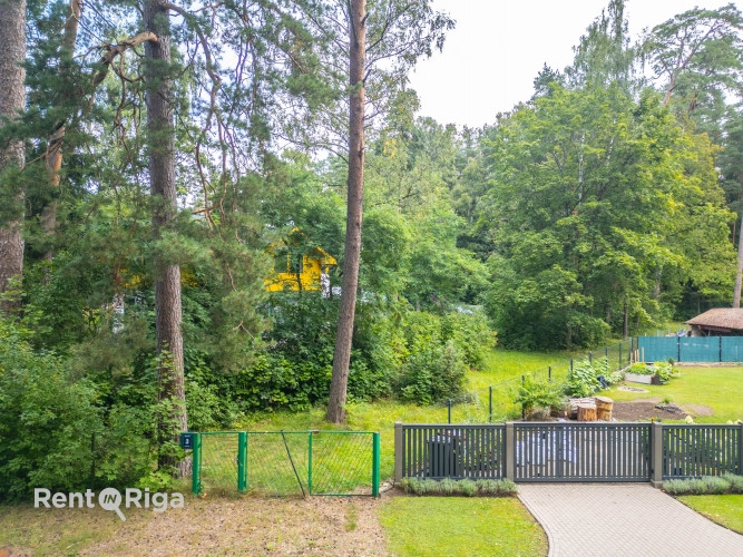 Pārdod 1860 m plašu zemes gabalu privātai apbūvei Bulduros, Viestura ielā 3. Īpašums atrodas Jūrmala - foto 1