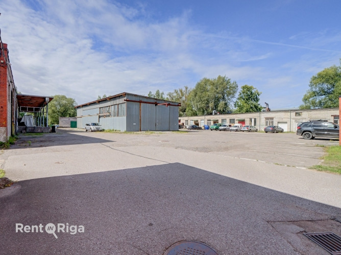 Apsildāma noliktava vai veikala telpas slēgtā teritorijā  Nomas maksā ir iekļauta viena Rīga - foto 9