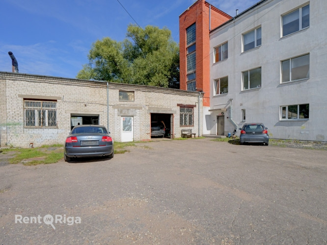 Apsildāma noliktava vai veikala telpas slēgtā teritorijā  Nomas maksā ir iekļauta viena Rīga - foto 7
