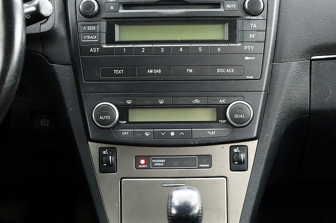 Toyota Avensis Linea Sol ATM 1.8 108kW Tallina - foto 8