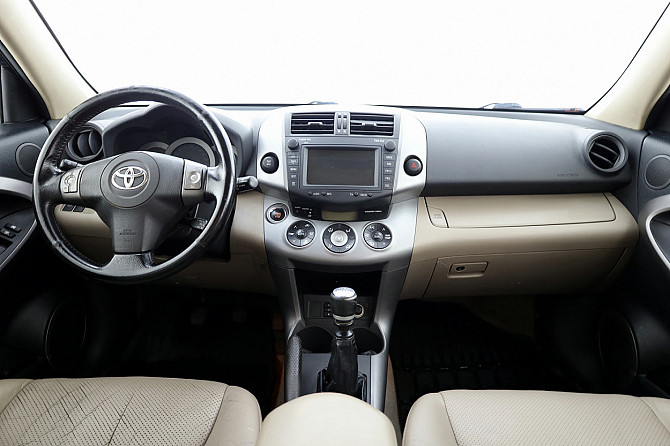 Toyota RAV4 Luxury 4x4 2.2 D-4D 130kW Tallina - foto 5