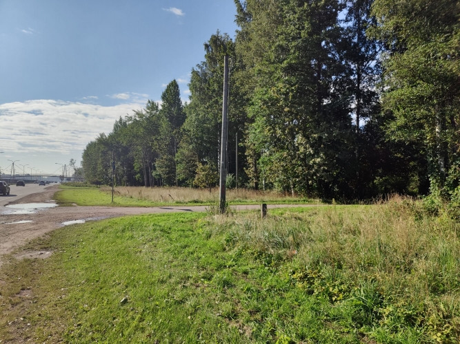 Zeme K.Ulmaņa gatves malā.  Uz zemesgabala šobrīd atrodas dzīvojamā māja, kas nav apdzīvota Rīga - foto 2