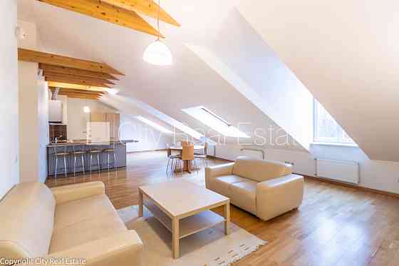 Проект - Kalpaka Residence, фасадный дом, вход с улицы, мансарда, лифт, балкон, количество Rīga