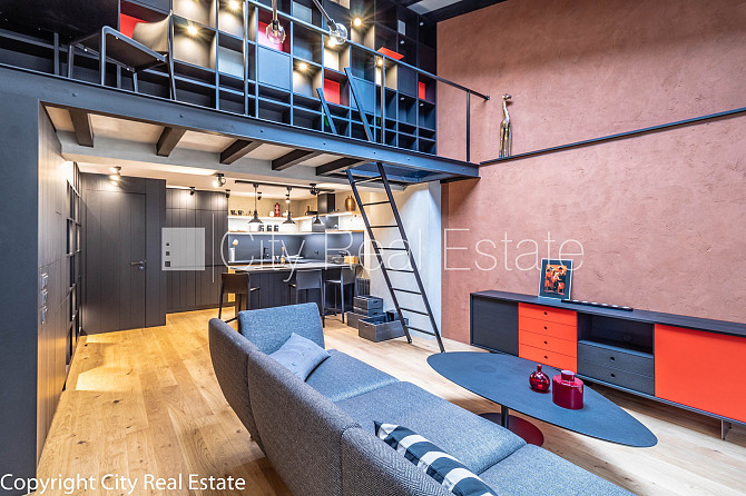 Pagalma māja, slēgts pagalms, vieta automašīnai, luksuss apartamenti , guļamistabu skaits 3 Rīga - foto 1