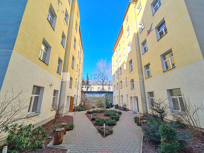 Fasādes māja, renovēta māja, slēgts pagalms, ieeja no ielas, kāpņu telpa pēc kosmētiskā Rīga - foto 15