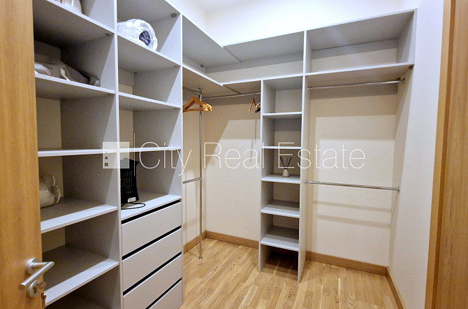 Privātmāja, jaunceltne, pagalma māja, labiekārtota apzaļumota teritorija 950 m2, slēgta Jūrmala - foto 11