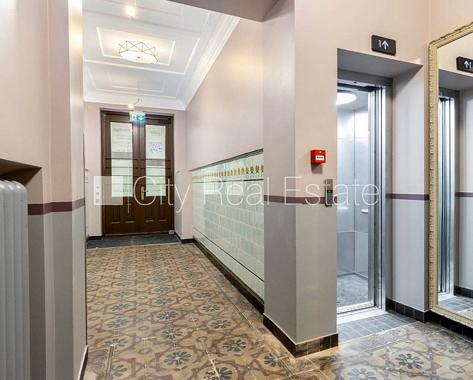 Fasādes māja, renovēta māja, ieeja no ielas, luksuss apartamenti , mansards, ir lifts, Rīga - foto 13